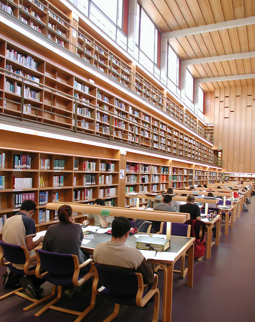 14.000 libros científicos a disposición de la comunidad universitaria
