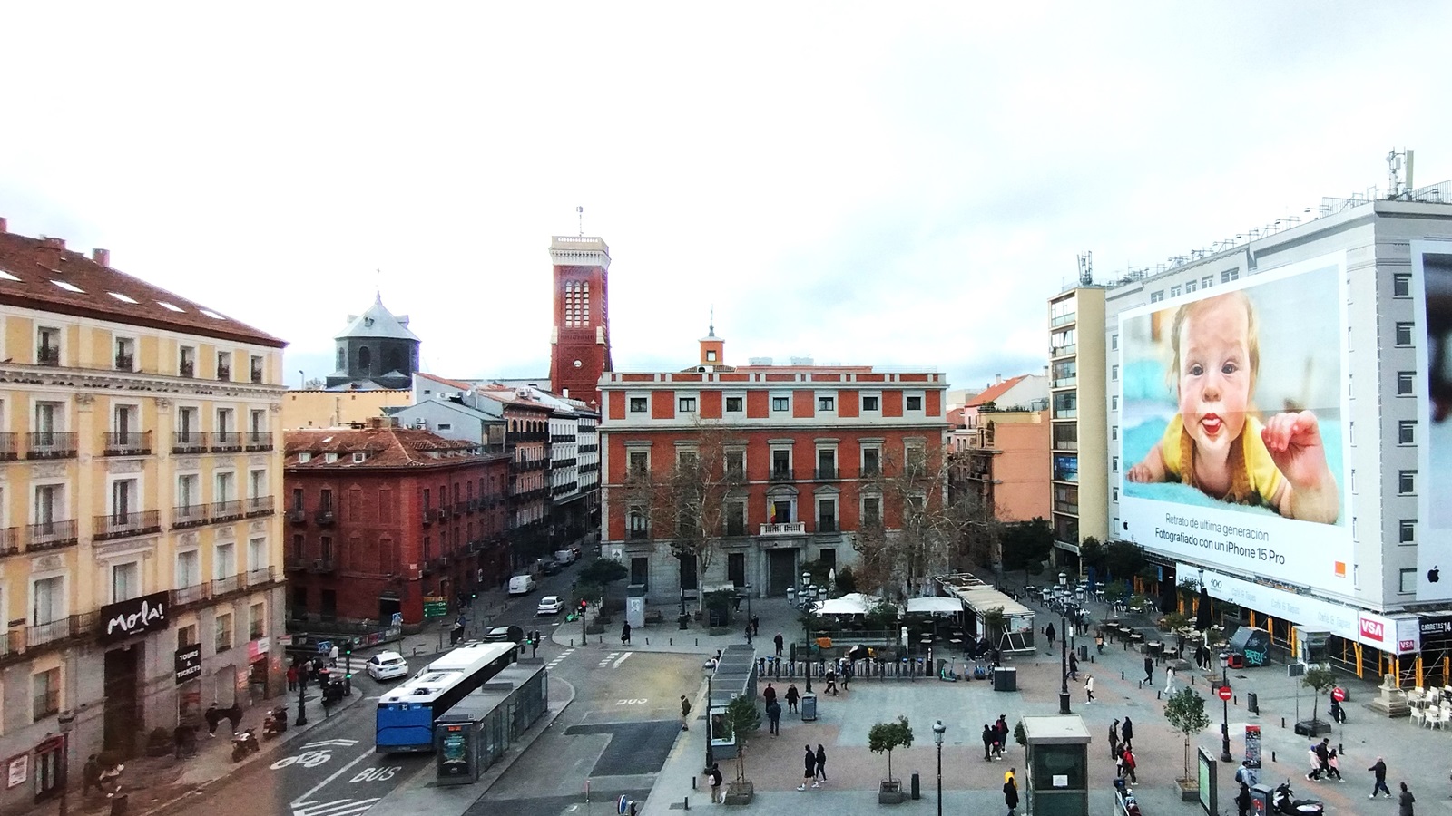 Brecha de Género y Desajuste Académico: Un Análisis del Interés por las Carreras STEM en Madrid